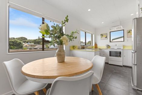 Photo of property in 37 Herekawe Drive, Spotswood, New Plymouth, 4310