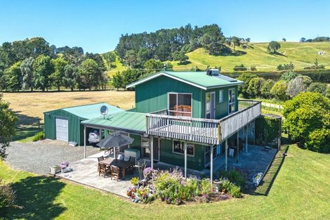 Photo of property in 33 Orua Lane, Hot Water Beach, Whitianga, 3591