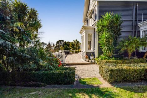 Photo of property in 5 Rogan Street, New Plymouth, 4310