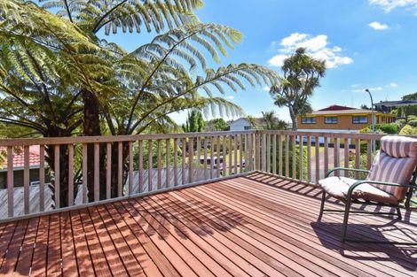 Photo of property in 7 Elsted Place, Goodwood Heights, Auckland, 2105
