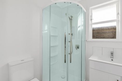 Photo of property in 182 Beach Haven Road, Beach Haven, Auckland, 0626