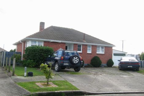 Photo of property in 19 Bristol Crescent, Roslyn, Palmerston North, 4414