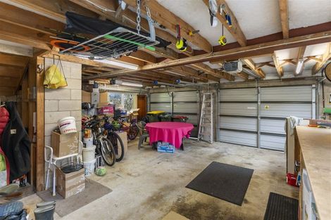 Photo of property in 25 Chatsworth Crescent, Pakuranga Heights, Auckland, 2010