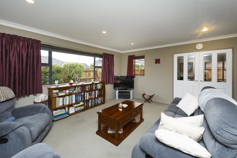 Photo of property in 5 Baton Place, Highbury, Palmerston North, 4412