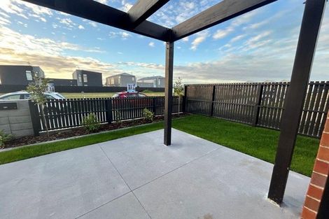 Photo of property in 24 Atutahi Lane, Papamoa, 3118