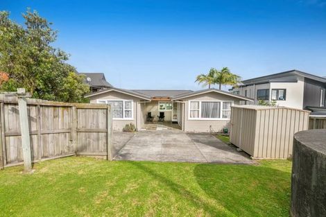 Photo of property in 805 Whangaparaoa Road, Manly, Whangaparaoa, 0930