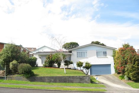 Photo of property in 98 Heta Road, Highlands Park, New Plymouth, 4312