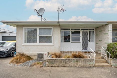 Photo of property in 2/608 Heretaunga Street East, Parkvale, Hastings, 4122