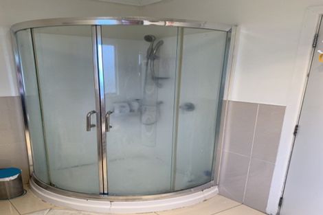 Photo of property in 4 Vanguard Road, Kelston, Auckland, 0602