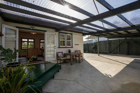 Photo of property in 1 Kent Road, Regent, Whangarei, 0112