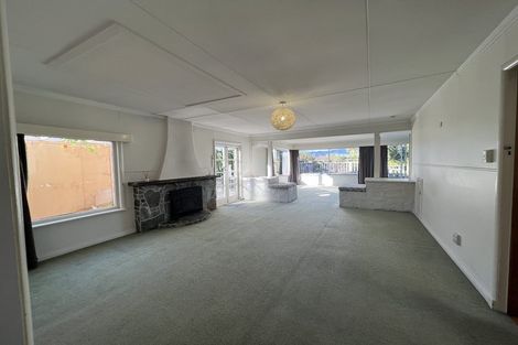Photo of property in 24 Golf Road, Paraparaumu Beach, Paraparaumu, 5032