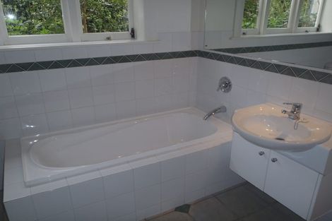 Photo of property in 42 Bassett Road, Remuera, Auckland, 1050