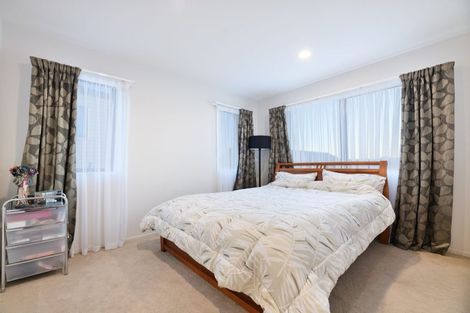 Photo of property in 17d Crosby Road, West Harbour, Auckland, 0618