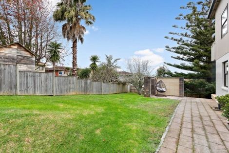 Photo of property in 10 Pine Terrace, Howick, Auckland, 2014