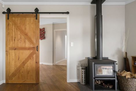 Photo of property in 72 Hanham Road, Kumeu, 0891