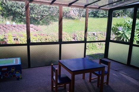 Photo of property in 15 Kingsclere Place, Goodwood Heights, Auckland, 2105