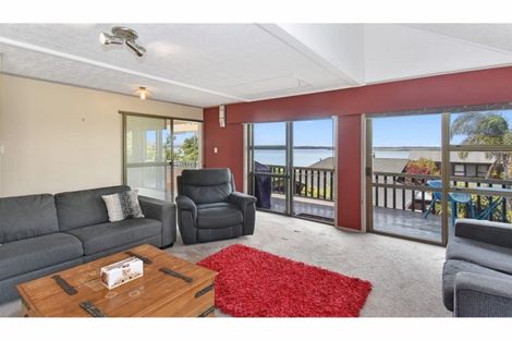 Photo of property in 13a Lawson Way, Weymouth, Auckland, 2103