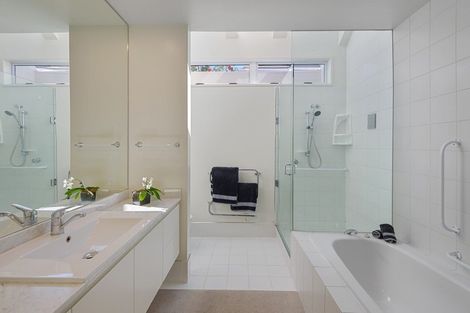 Photo of property in 39 Thornycroft Street, Fendalton, Christchurch, 8052