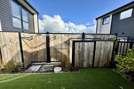 Photo of property in 8/170 Don Buck Road, Massey, Auckland, 0614