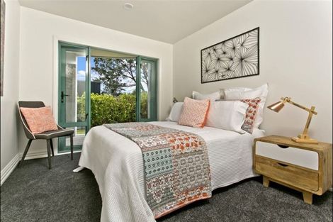 Photo of property in 2/61 Beresford Street, Bayswater, Auckland, 0622