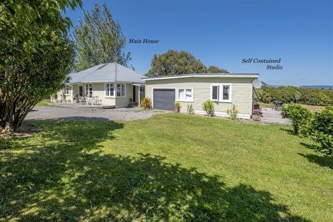 Photo of property in 75 Muhunoa Road West, Ohau, Levin, 5570