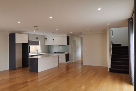 Photo of property in 98 Cardiff Road, Pakuranga, Auckland, 2010