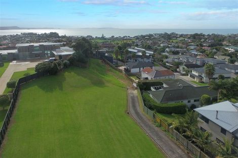 Photo of property in 180b Whangaparaoa Road, Red Beach, 0932