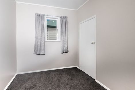 Photo of property in 4a Tarawera Road, Johnsonville, Wellington, 6037