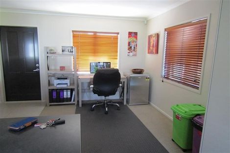 Photo of property in 4 Diamond Grove, Brown Owl, Upper Hutt, 5018