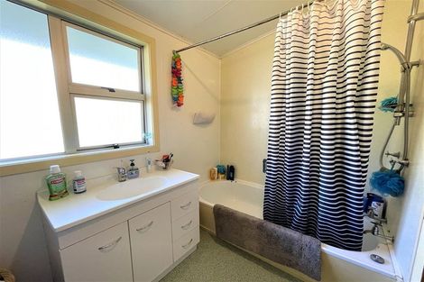 Photo of property in Kaitangata School, 48 Poole Street, Kaitangata, 9210