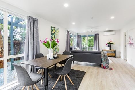 Photo of property in 18b Holiday Road, Stanmore Bay, Whangaparaoa, 0932