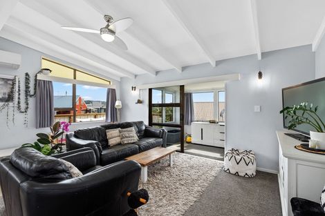 Photo of property in 18 Kauri Crescent, Snells Beach, 0920