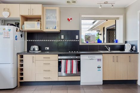 Photo of property in 5 Collins Drive, Waikuku Beach, 7402