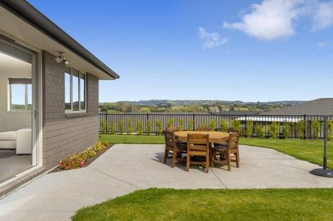 Photo of property in Waterview Estate, 69/4 Greystone Place, Omokoroa, 3114