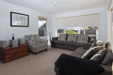Photo of property in 12a Valerie Place, Redwood, Christchurch, 8051