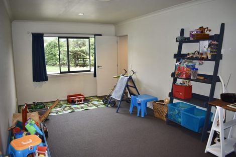 Photo of property in 283 North Manakau Road, Manakau, 5573