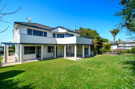 Photo of property in 17 Tokay Place, Huapai, Kumeu, 0810
