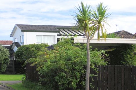 Photo of property in 11a Levaut Place, Half Moon Bay, Auckland, 2012