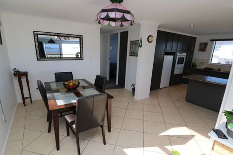 Photo of property in 67 Hartley Street, Foxton Beach, Foxton, 4815