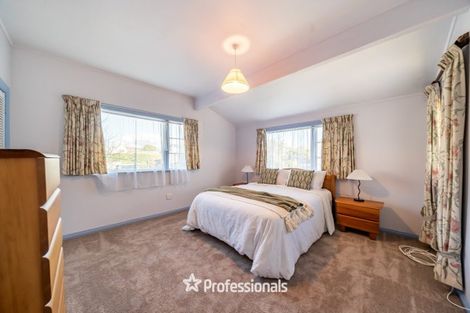 Photo of property in 124 Tutere Street, Waikanae Beach, Waikanae, 5036