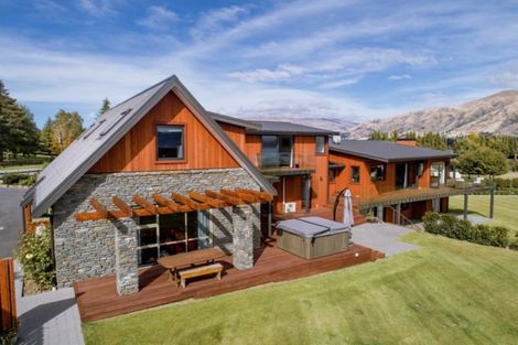 Photo of property in 314 Beacon Point Road, Wanaka, 9305