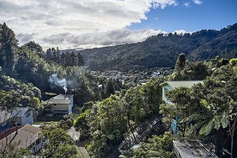 Photo of property in 34 Ngahere Street, Stokes Valley, Lower Hutt, 5019