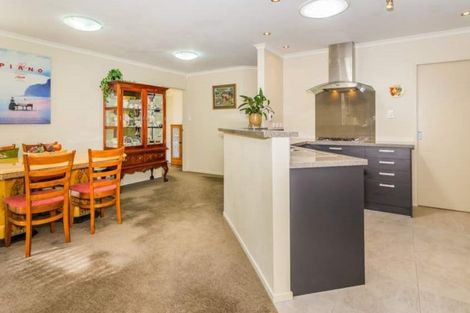 Photo of property in 8 Spring Valley Place, Oteha, Auckland, 0632