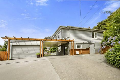 Photo of property in 33 Chester Road, Tawa, Wellington, 5028