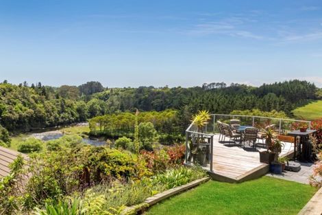 Photo of property in 321a Mangorei Road, Merrilands, New Plymouth, 4312