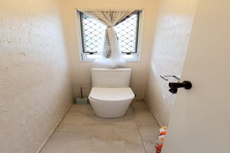 Photo of property in 16 Redoubt Road, Goodwood Heights, Auckland, 2105