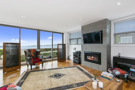 Photo of property in 25 Cromwell Point, Newlands, Wellington, 6037