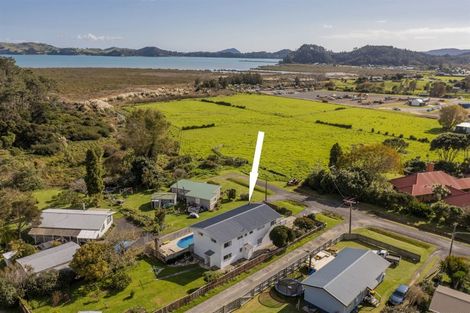 Photo of property in 119 Huaroa Street, Coromandel, 3506