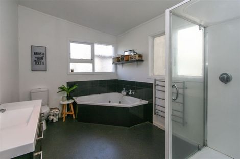 Photo of property in 24 Elliot Street, Inglewood, 4330