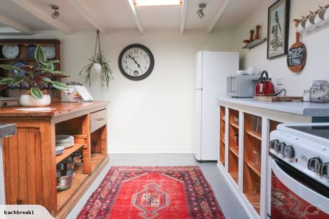 Photo of property in 25 Donnelly Street, Oakura, 4314